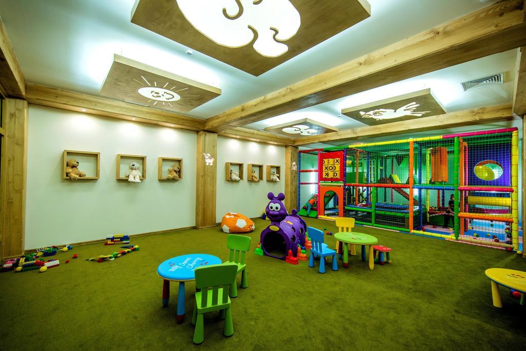 Grand Stasinda Bal Sylwestrowy Animacje Impreza Integracyjna Dwa Posilki Bogaty Bufet Baseny Kregielnia Grota Sauny Squash Silownia Place Zabaw Widoki 1000Mnpm Bukowina Tatrzanska Ngoại thất bức ảnh